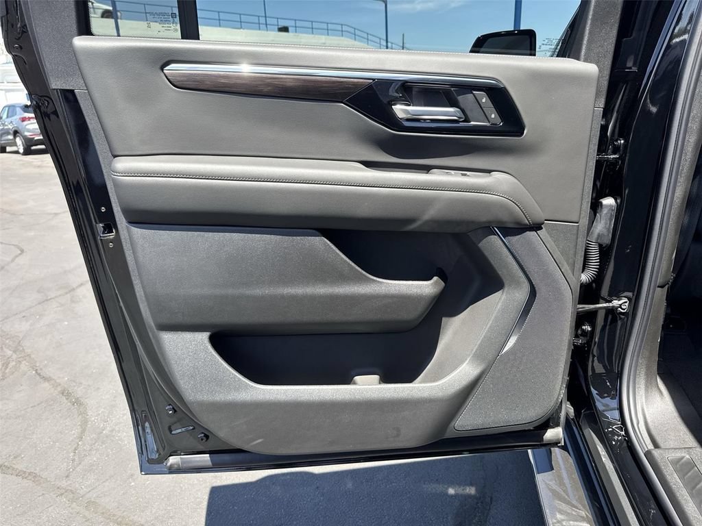 2026 Chevrolet Suburban LS - Photo 24