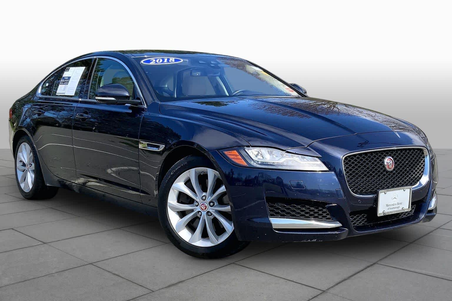 Used 2018 Loire Blue Metallic Jaguar 35t Prestige image 3
