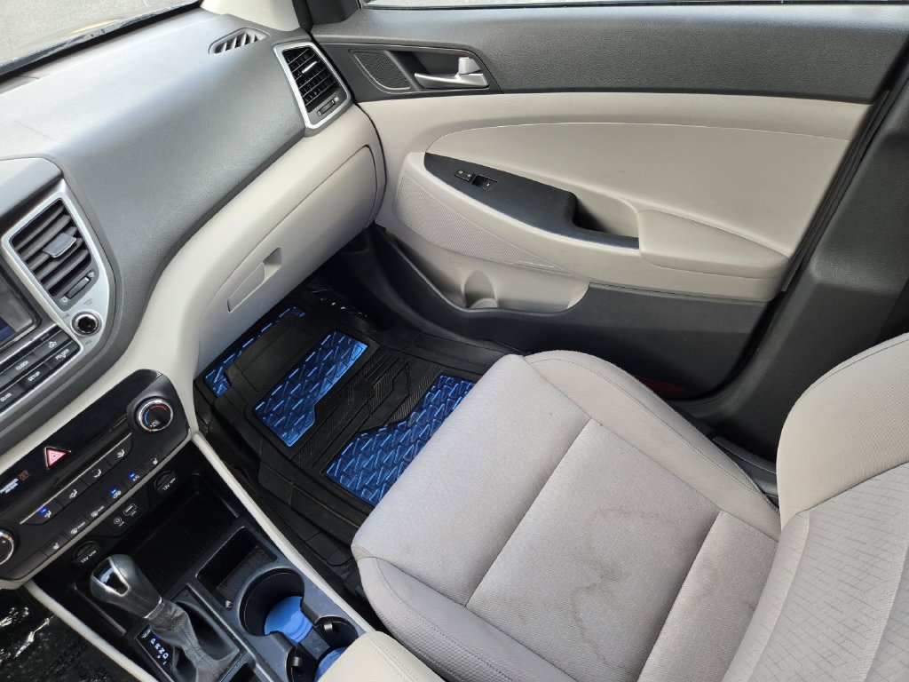 Used 2016 Gray Hyundai Sport image 19