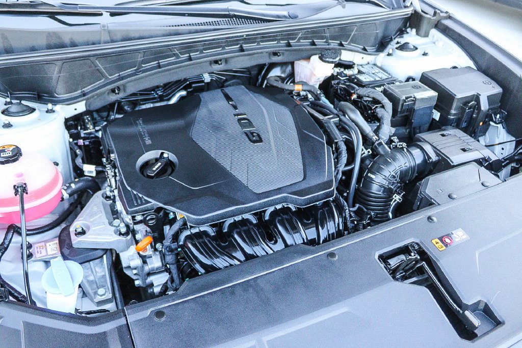 Certified Used 2024 Silver Hyundai SE image 27