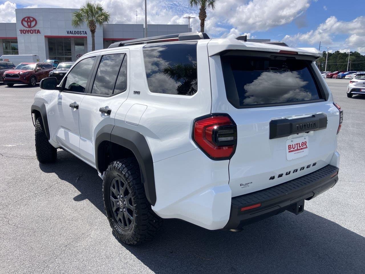 Used 2025 White (Ice Cap) Toyota SR5 image 3