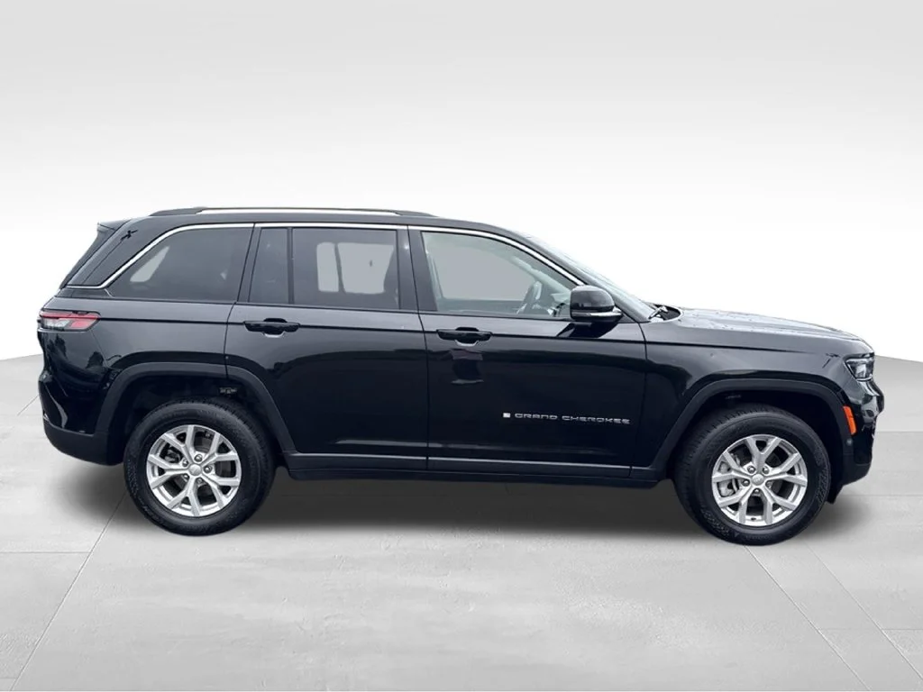 Used 2023 Black Jeep Limited image 2