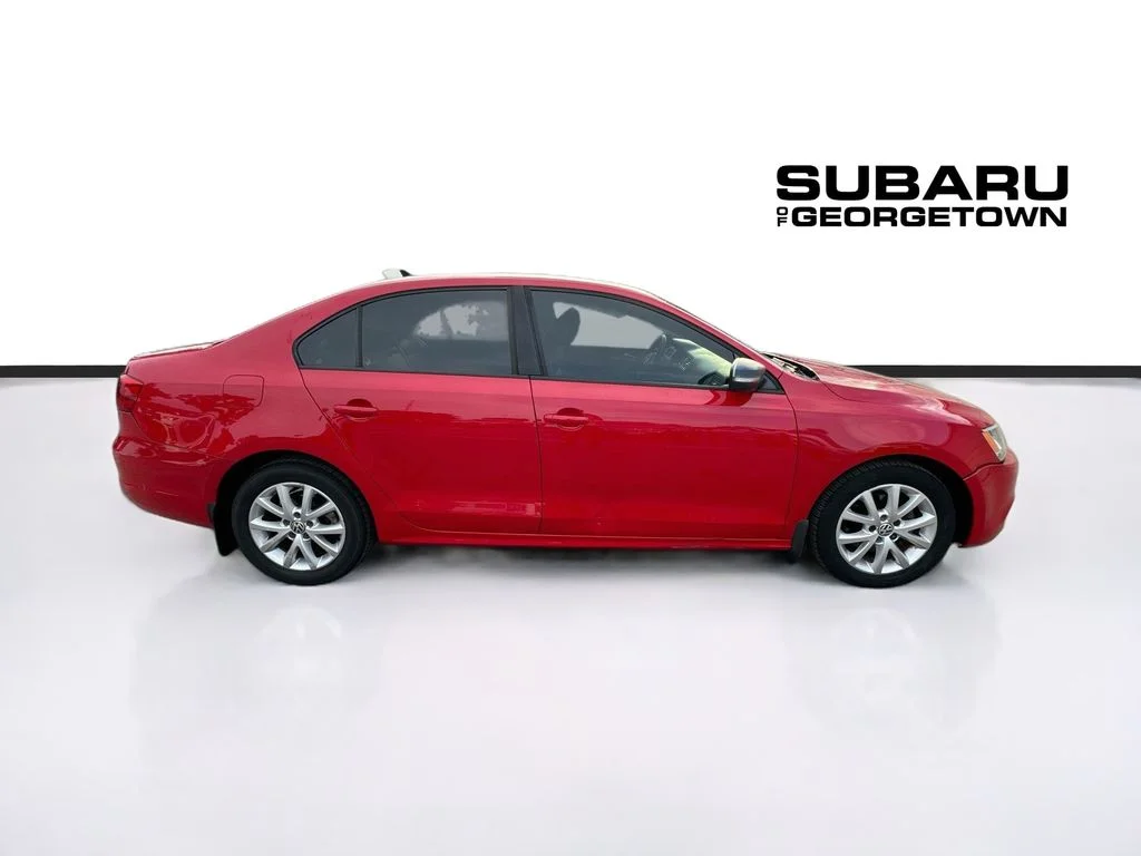 Used 2012 Red Volkswagen 2.5L SE image 8