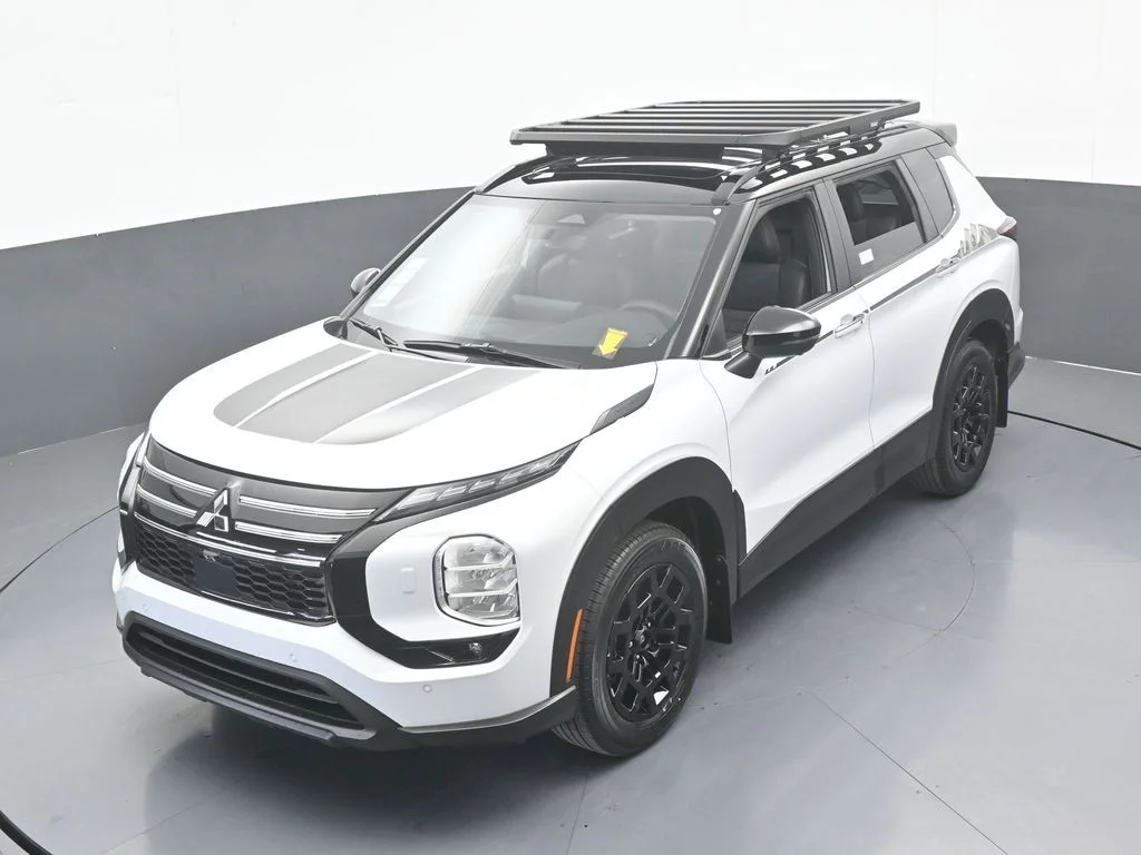 New 2026 White / Black Mitsubishi Trail Edition image 47