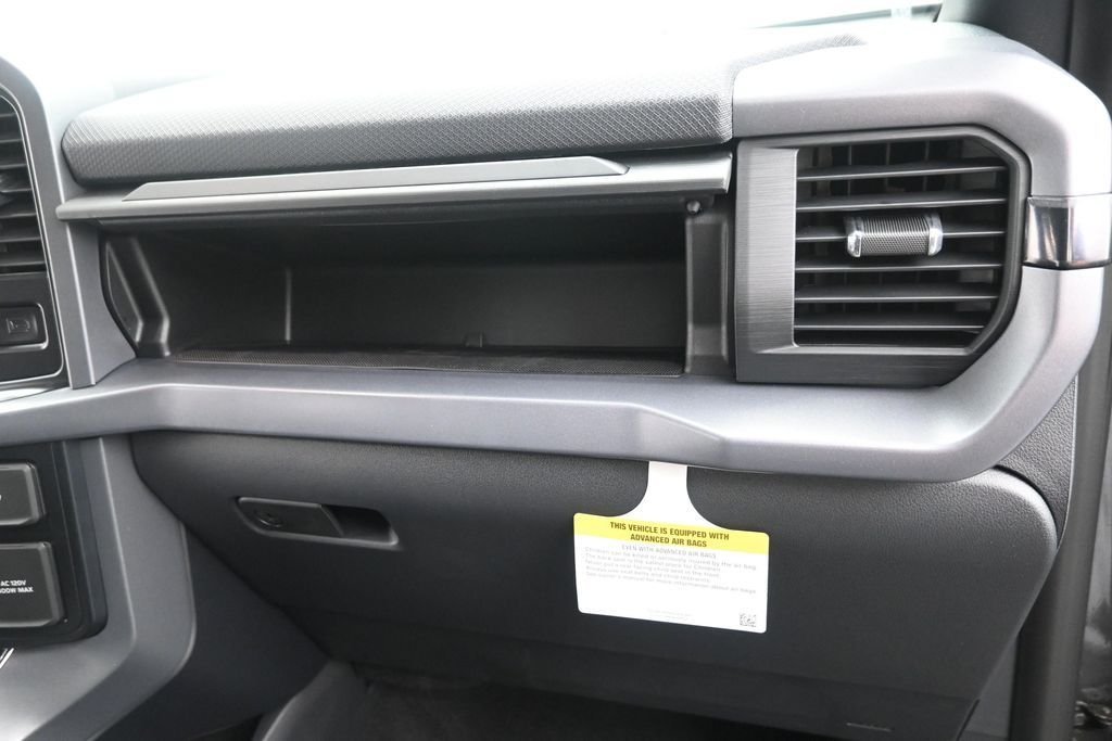 New 2026 Carbonized Gray Metallic Ford XLT image 25
