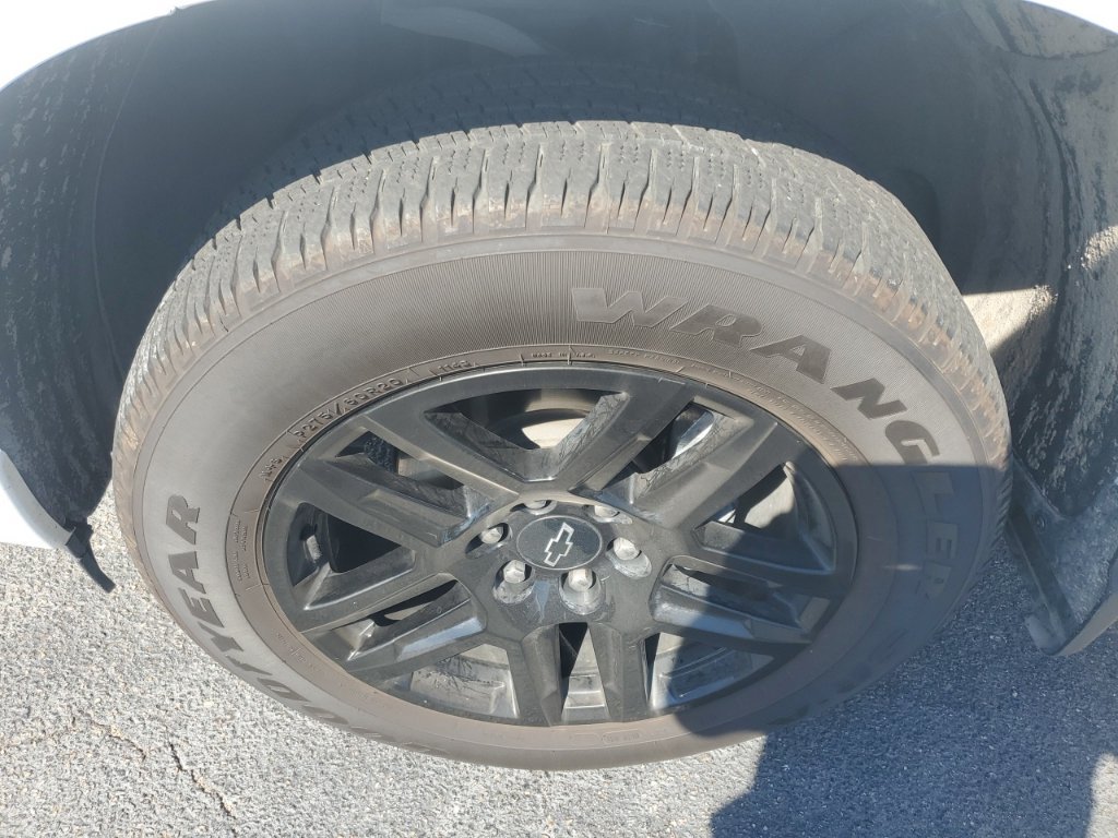 Used 2022 White Chevrolet RST image 11