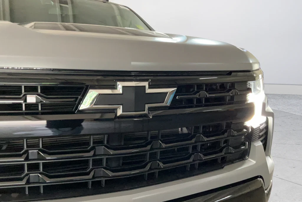 Used 2022 Black Chevrolet RST image 28
