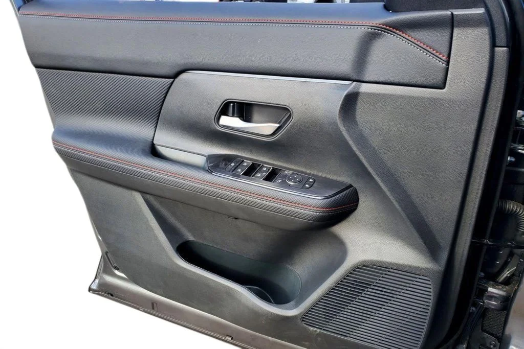 2025 Nissan Kicks SR - Photo 11