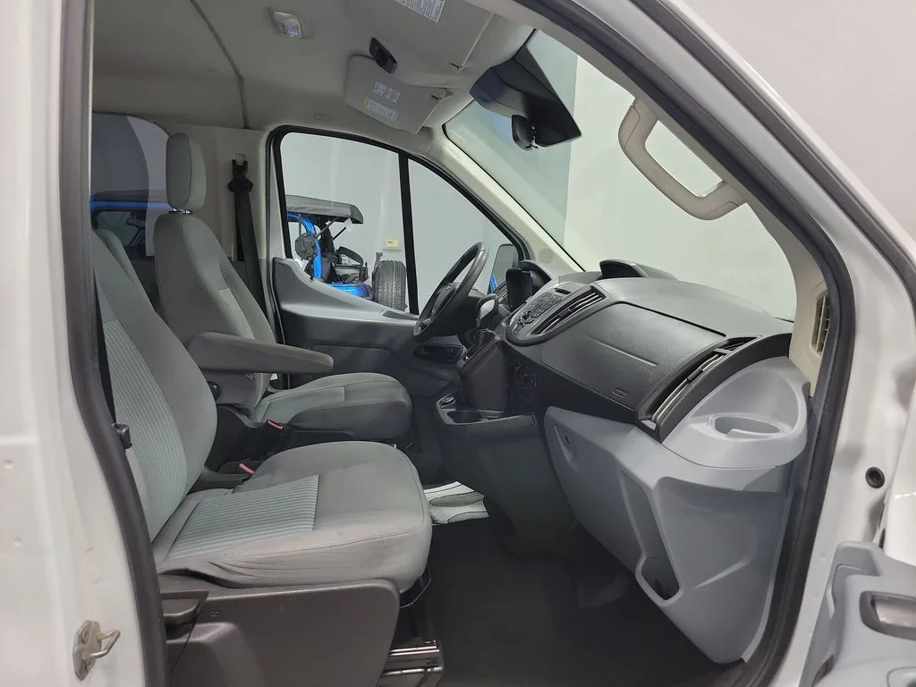 Used 2019 White Ford XLT image 9