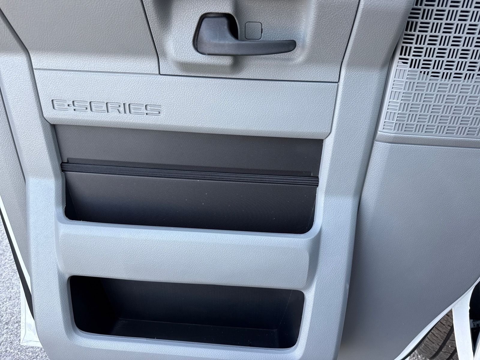 New 2026 Oxford White Ford E-450 DRW image 26
