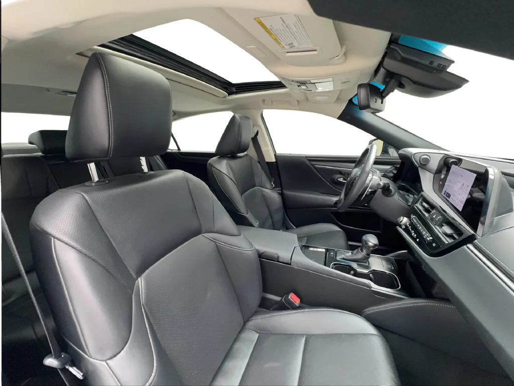 Used 2024 White Lexus 350 image 34