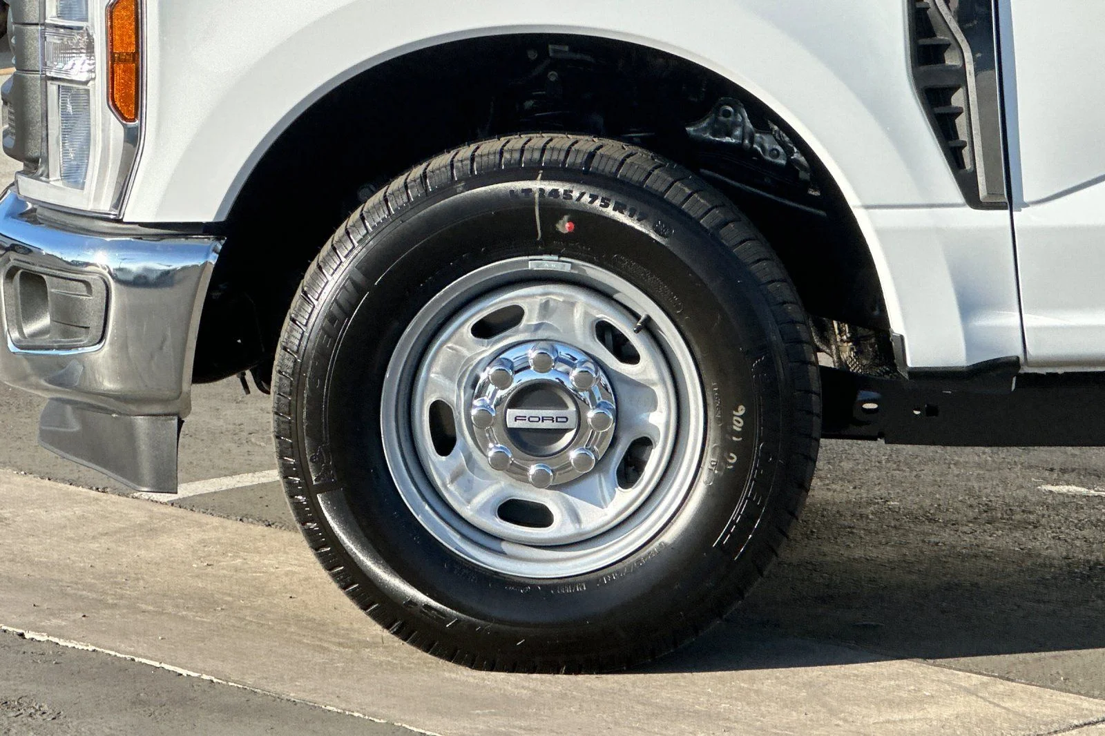 New 2026 Oxford White Ford F-250® XL image 22