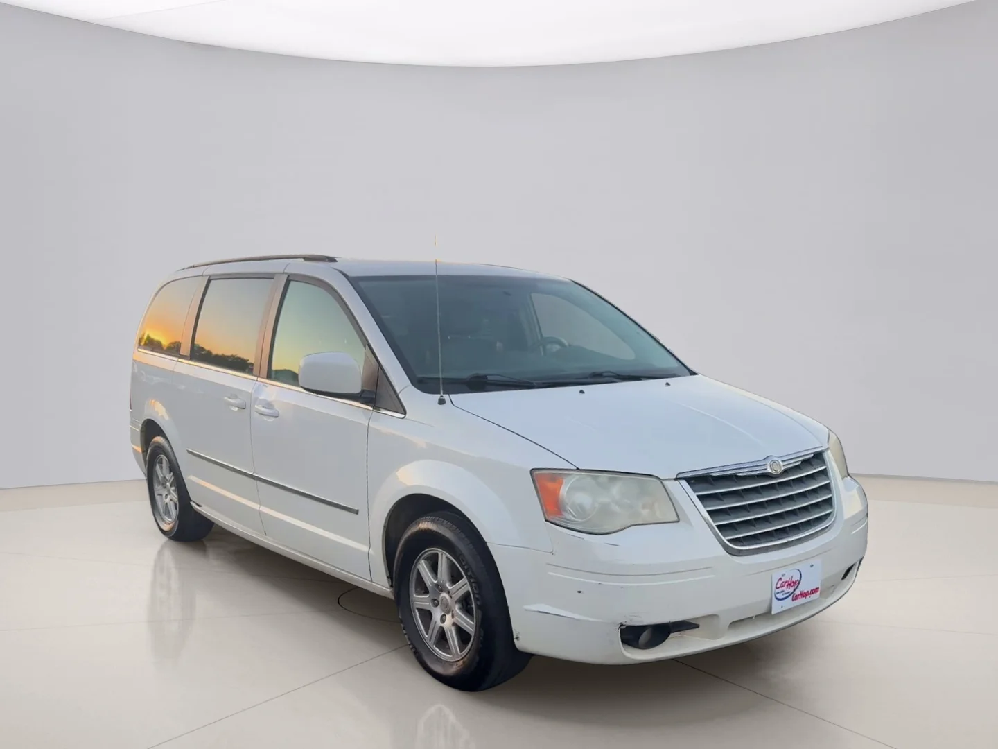 Used 2010 White Chrysler TOURING image 3