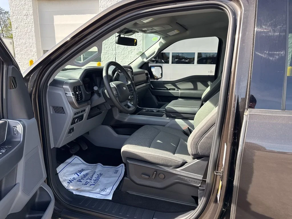 Used 2024 Darkened Bronze Metallic Ford XLT image 13