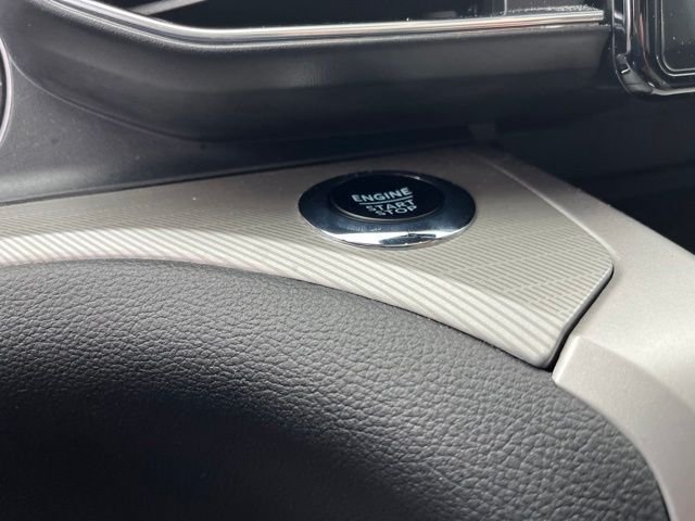 Used 2023 Silver Ford XLT image 22