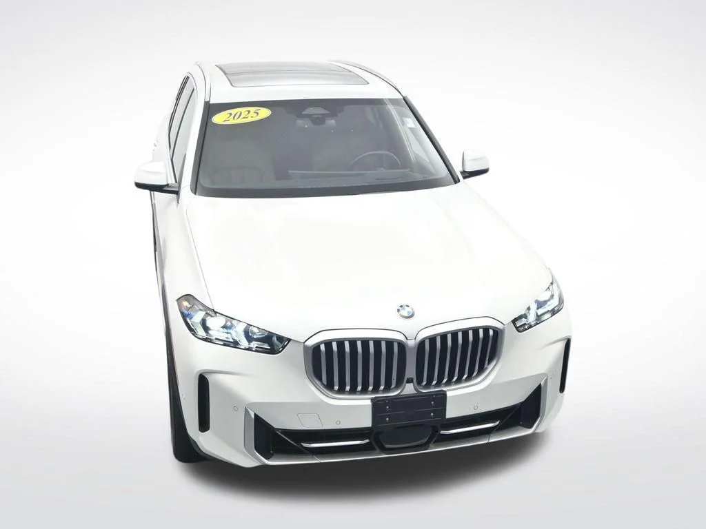 Certified Used 2025 White Metallic BMW xDrive40i image 25