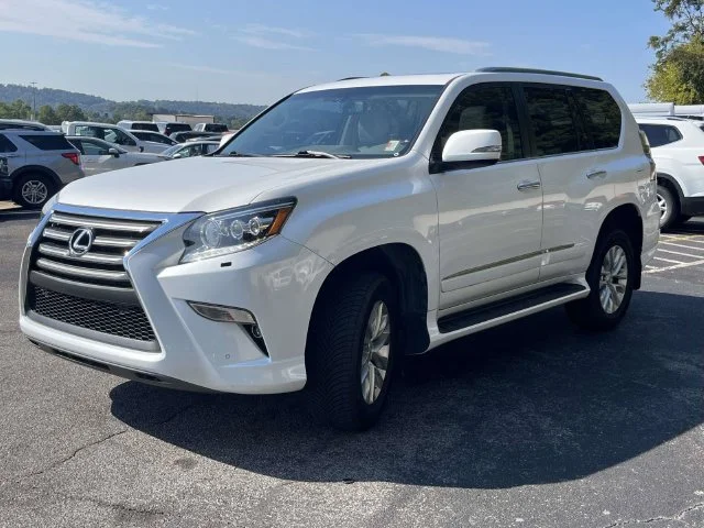 Used 2018 White Lexus 460 image 8