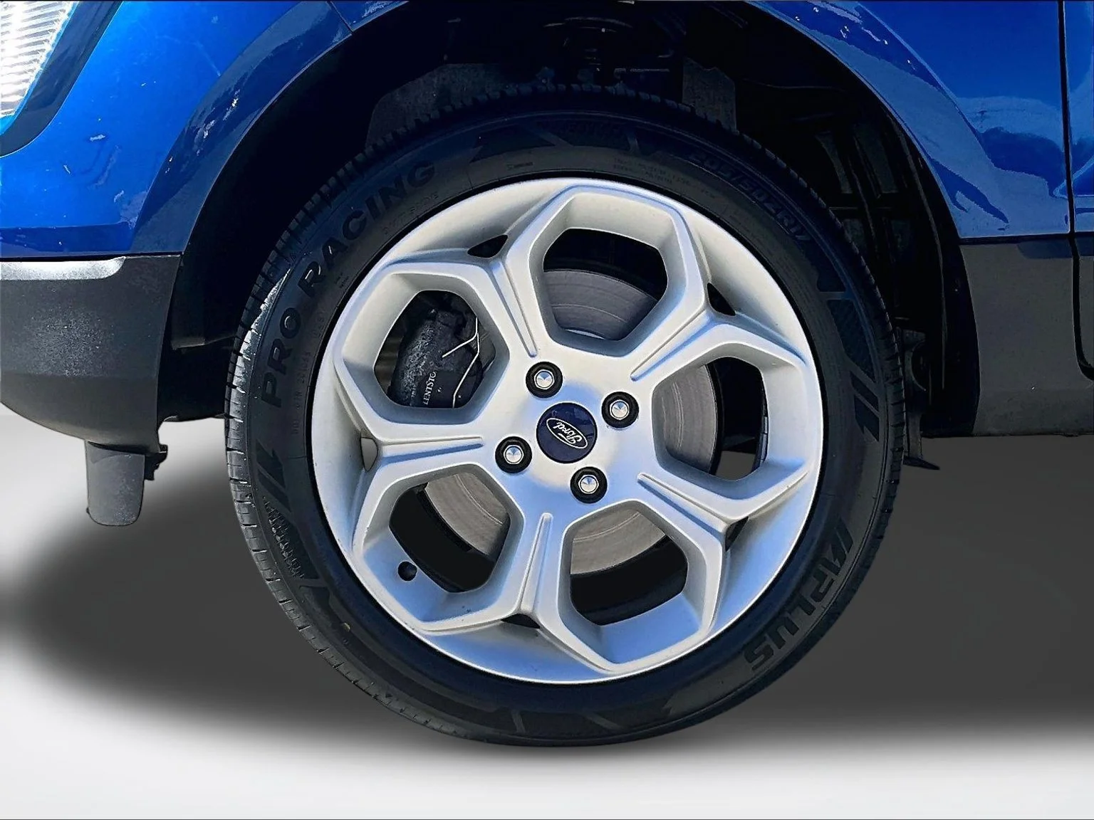 Used 2022 Blue Ford SE image 9