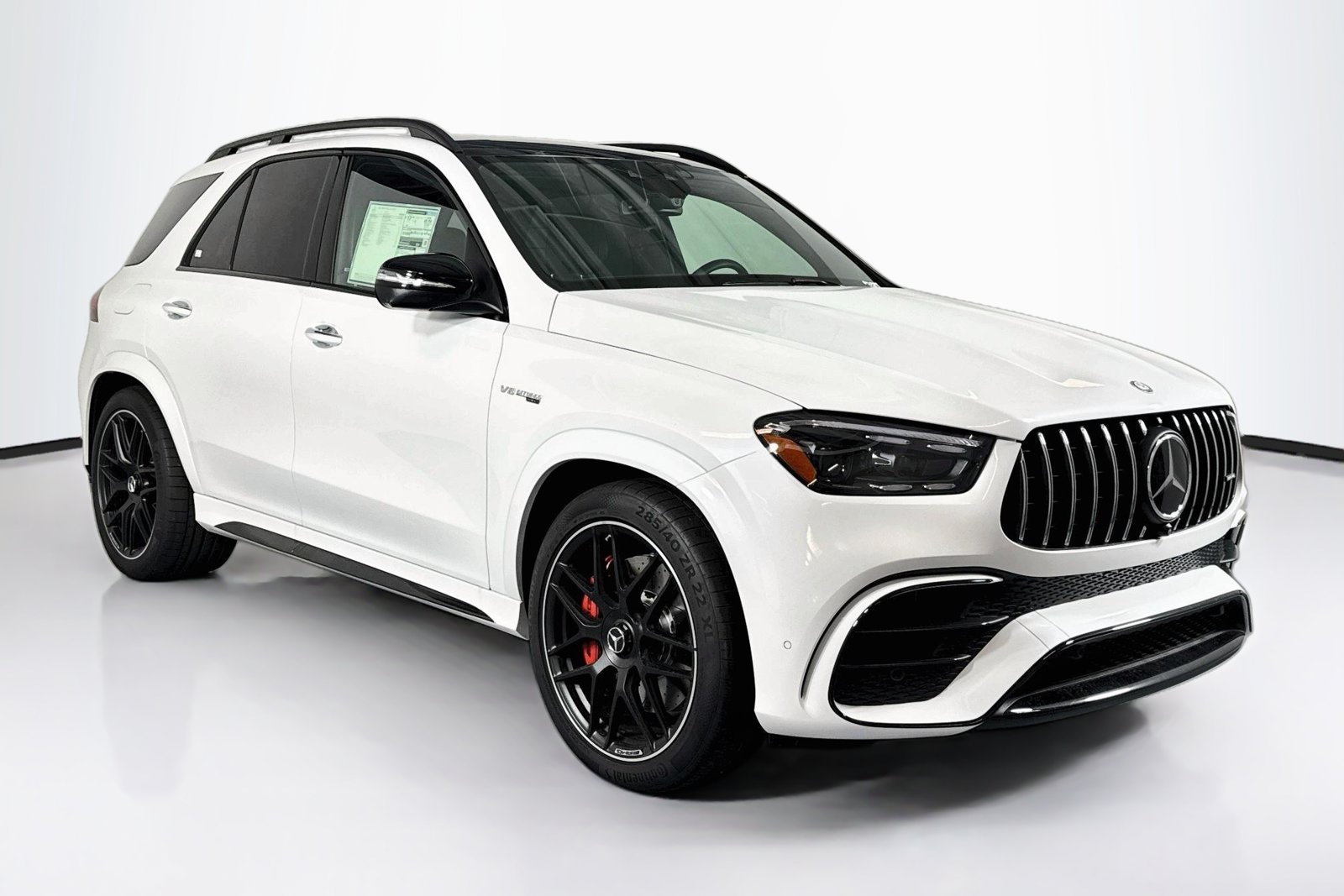 New 2026 MANUFAKTUR Moonlight White Metallic Mercedes-Benz AMG® GLE 63 S image 3