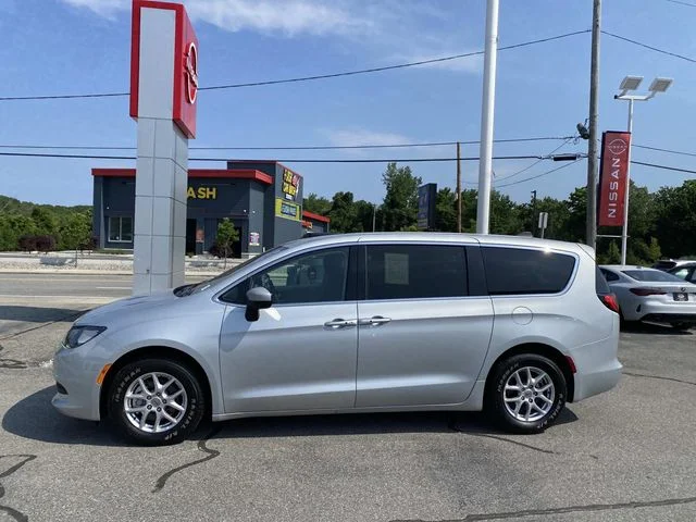 Used 2023 Silver Chrysler LX image 2