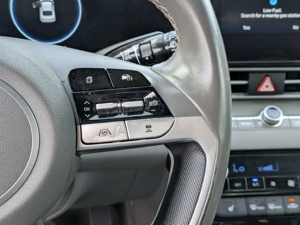 Used 2025  Hyundai SEL Convenience image 13