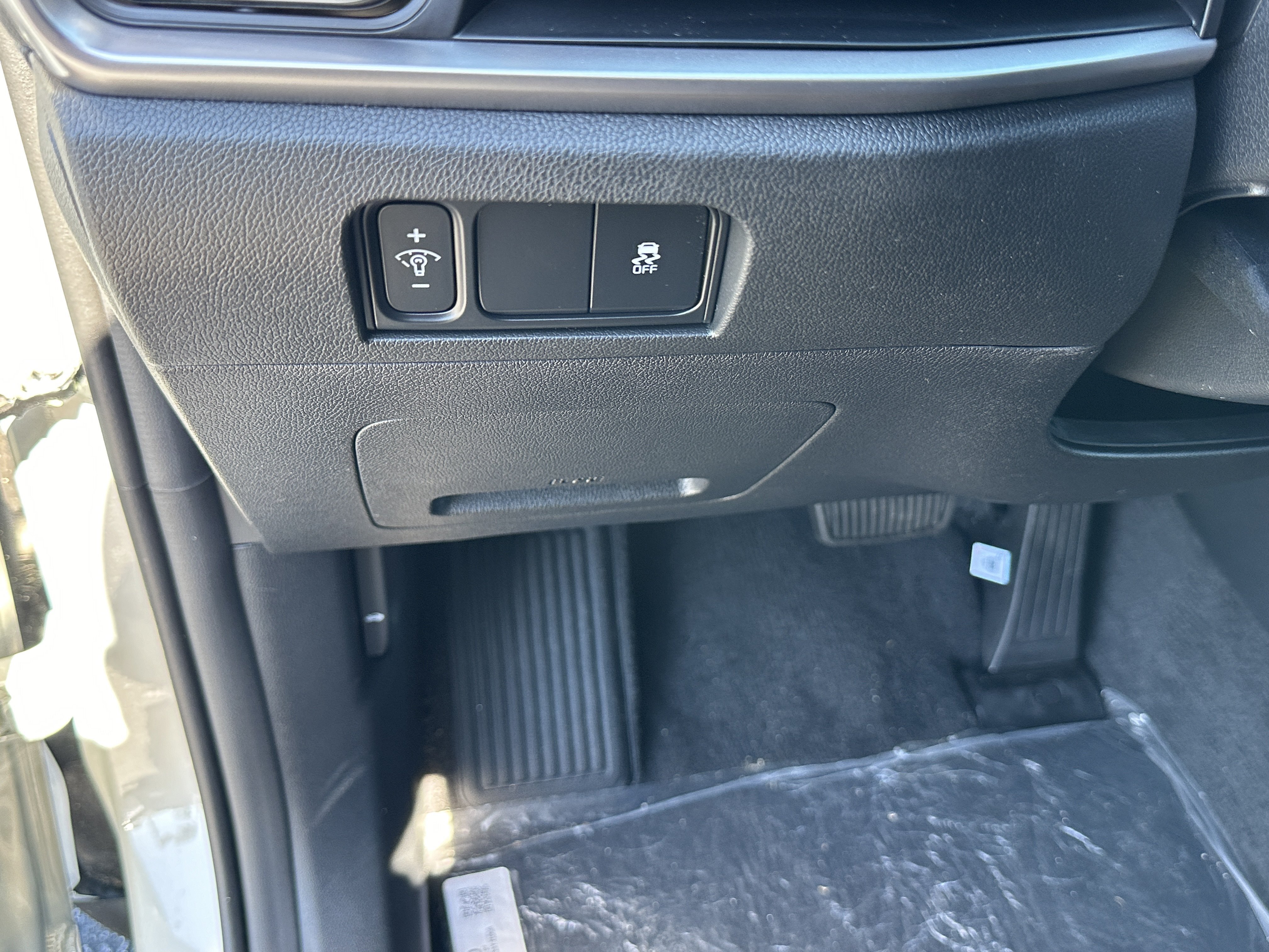 New 2026 Ivory Silver Kia S image 28