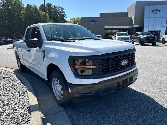 New 2026 Oxford White Ford XL image 3