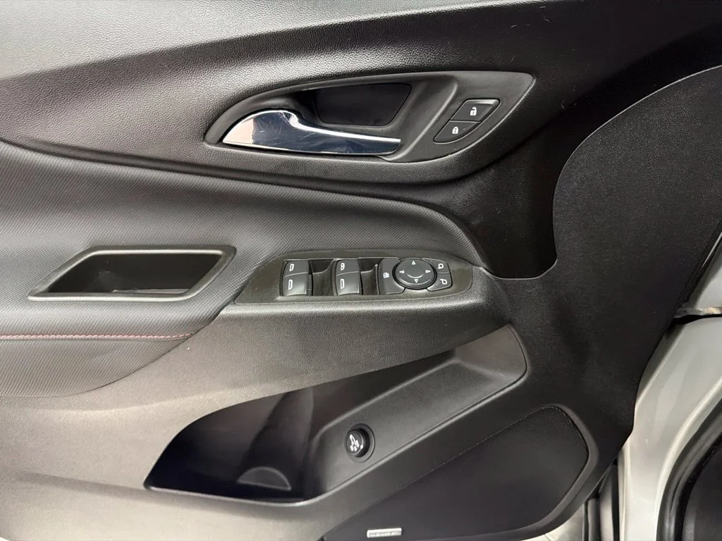 Used 2022 Silver Chevrolet RS image 21