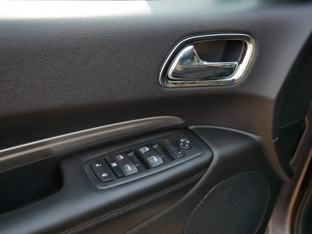 Used 2015 Gray Dodge SXT image 17