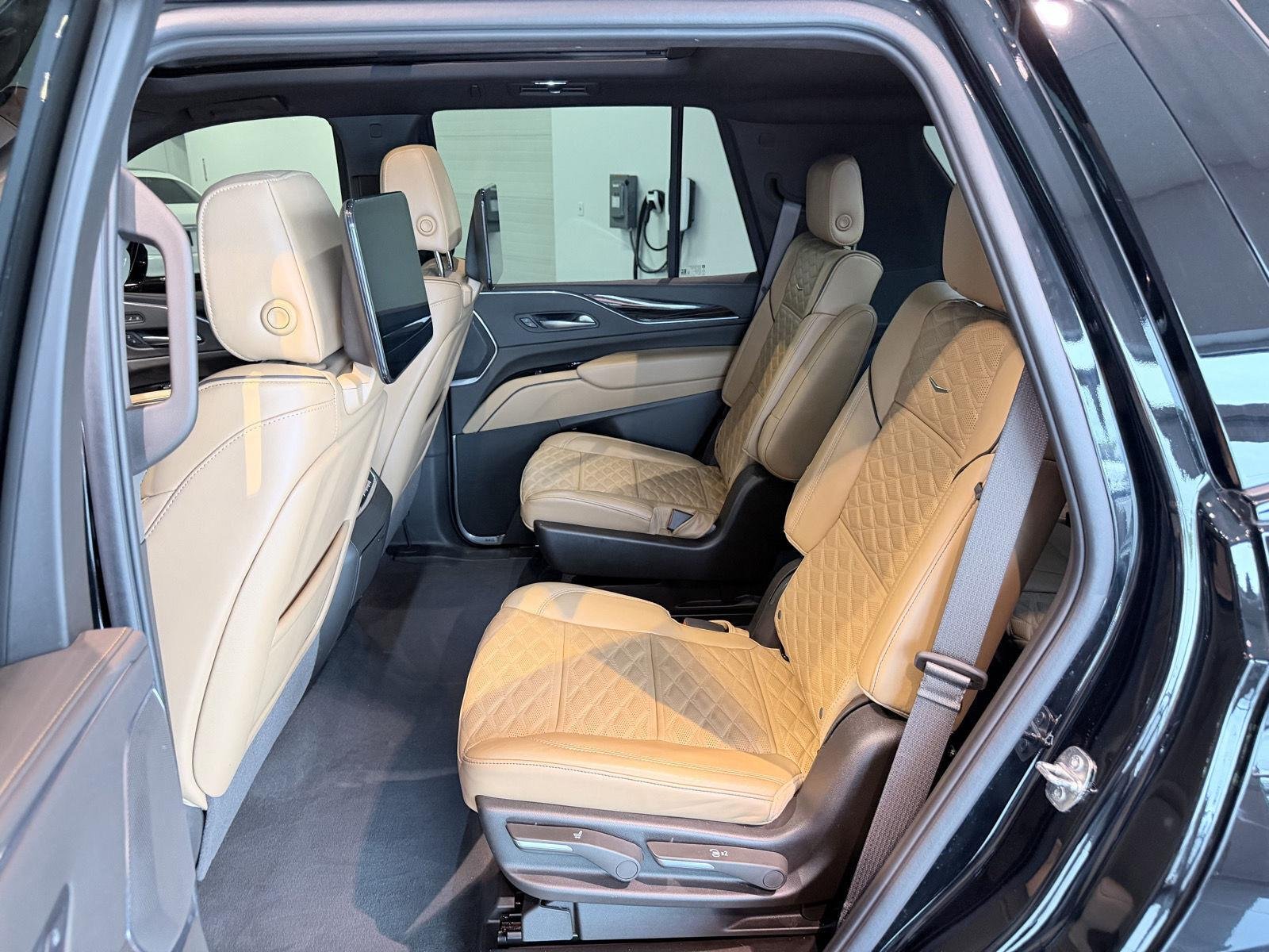2024 Cadillac Escalade Sport - Photo 24