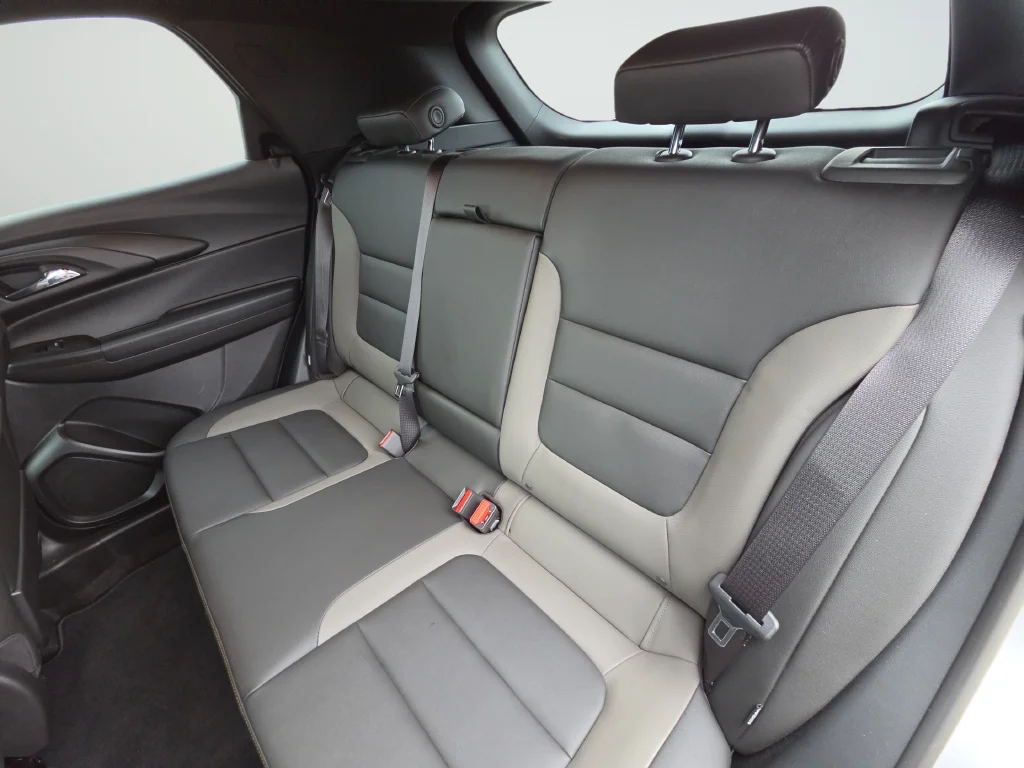 Used 2025 Green Chevrolet ACTIV image 27