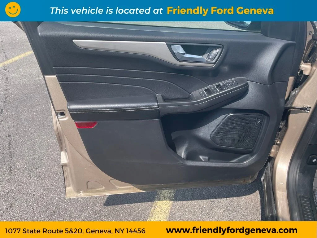 Used 2021 Gold Ford SE image 11