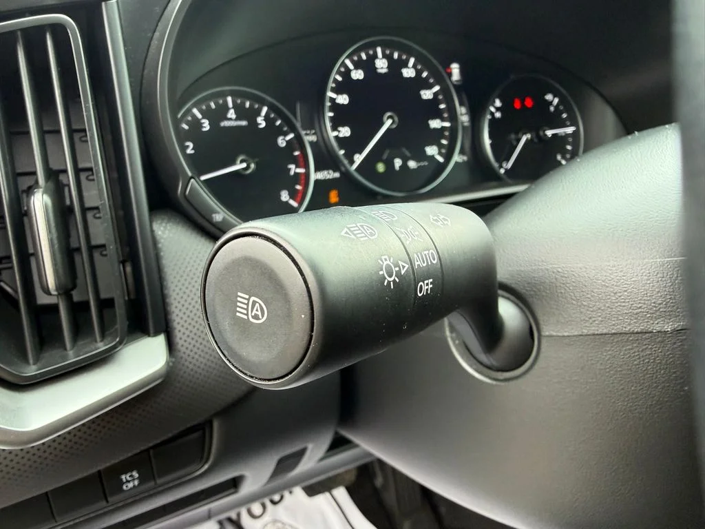 Used 2025 Wind Chill Pearl Mazda 2.5 S Preferred Package image 19