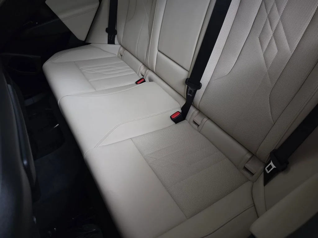 Used 2025 Mineral White Metallic BMW 30 xDrive image 17