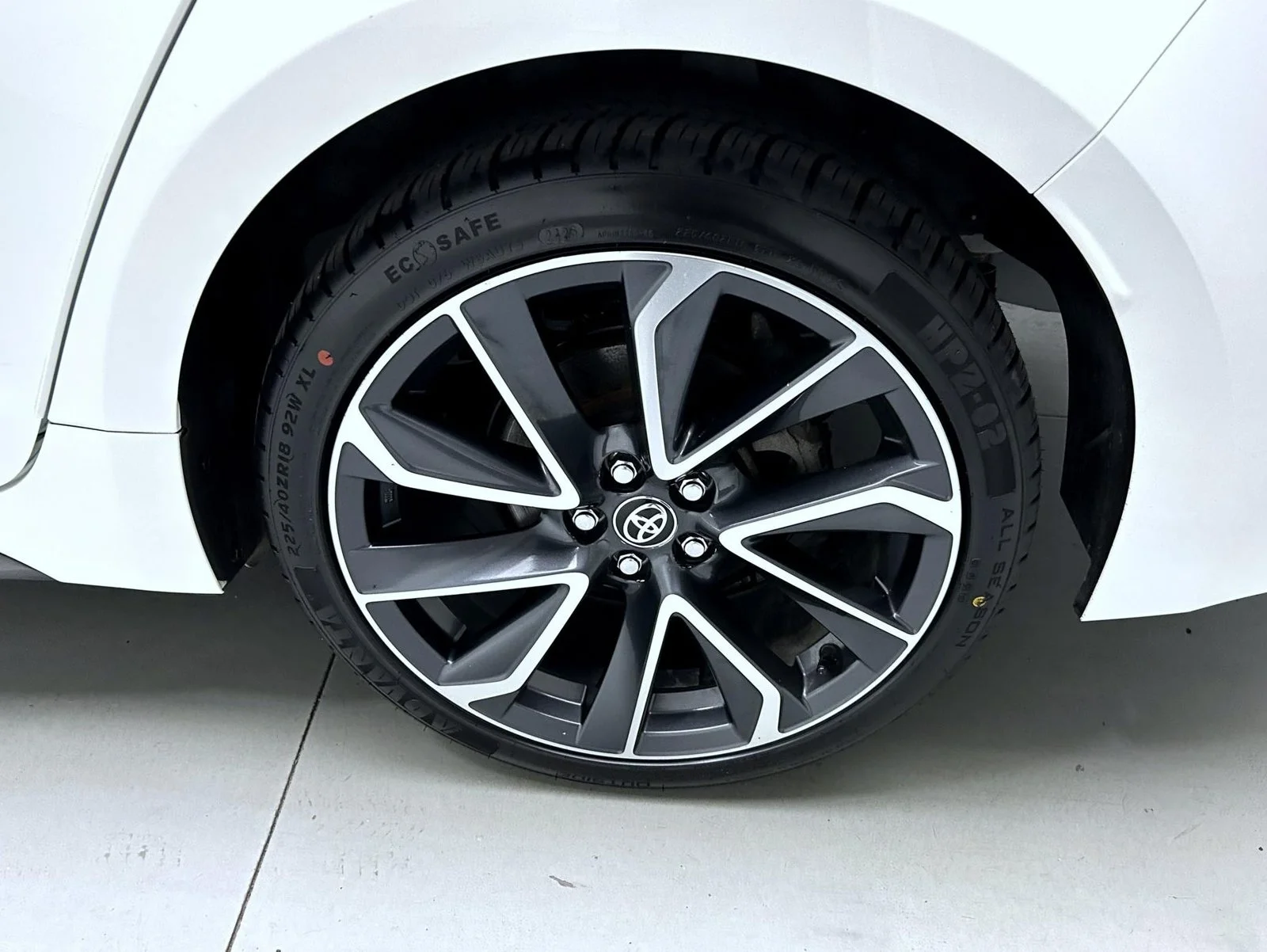 Used 2022 White Toyota SE image 22