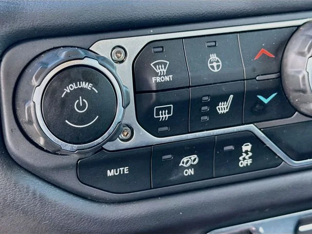Used 2025 White Jeep Rubicon 392 image 22