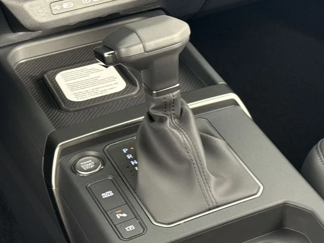 New 2027 Pale Gray Kia X-Line S image 19