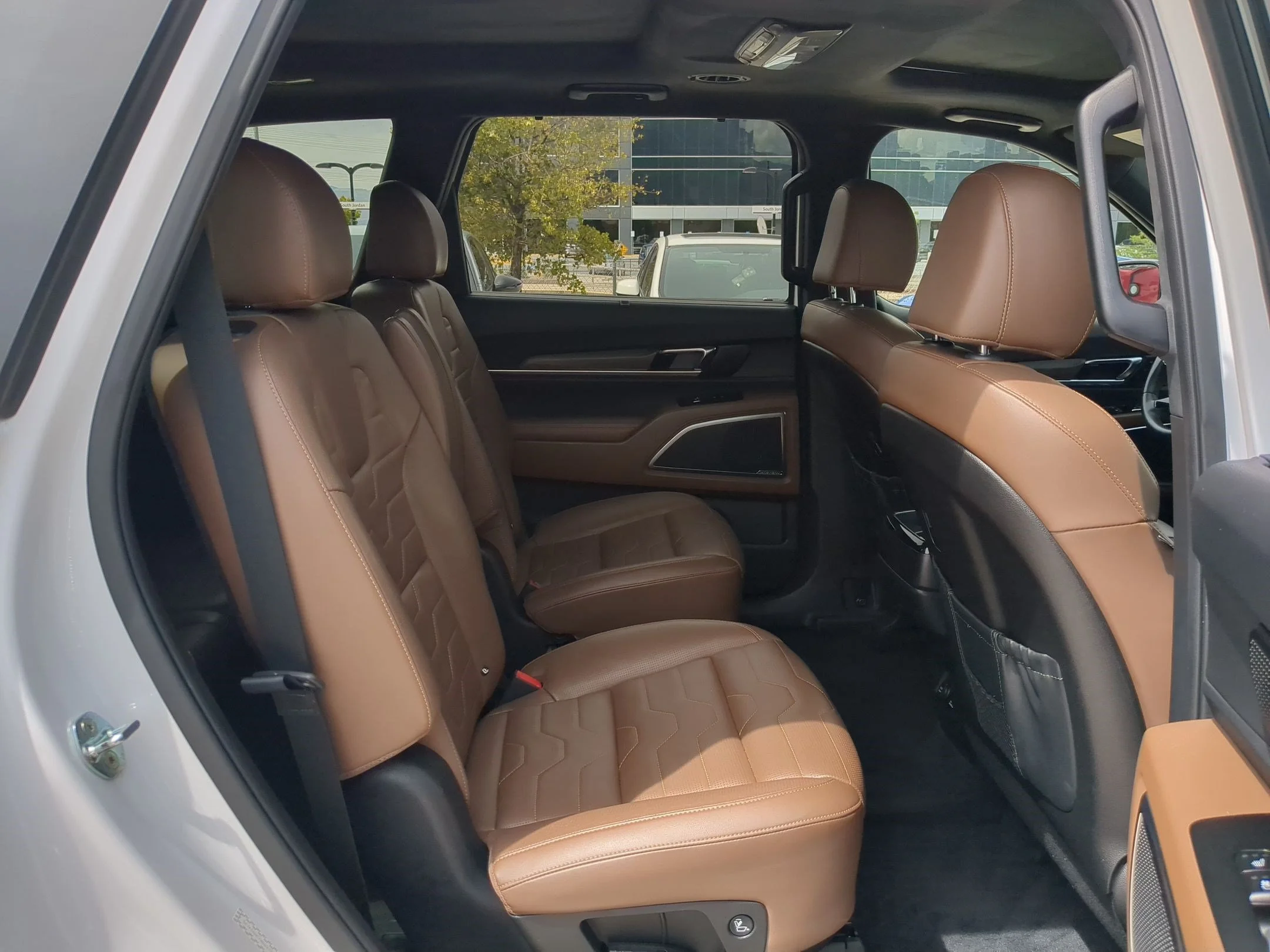 Used 2022 Glacial White Pearl Kia SX image 28