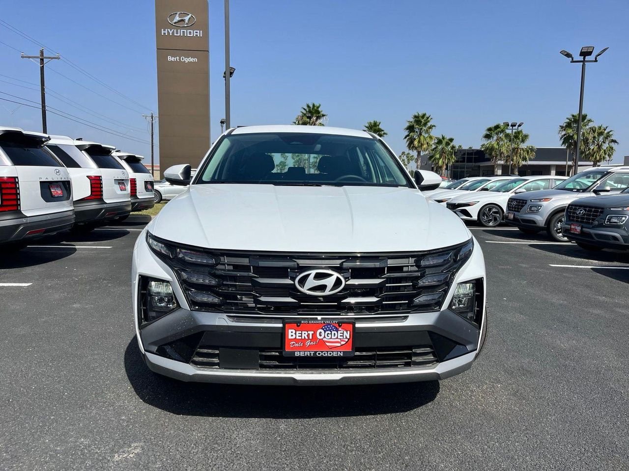 New 2026 White Hyundai SE image 2