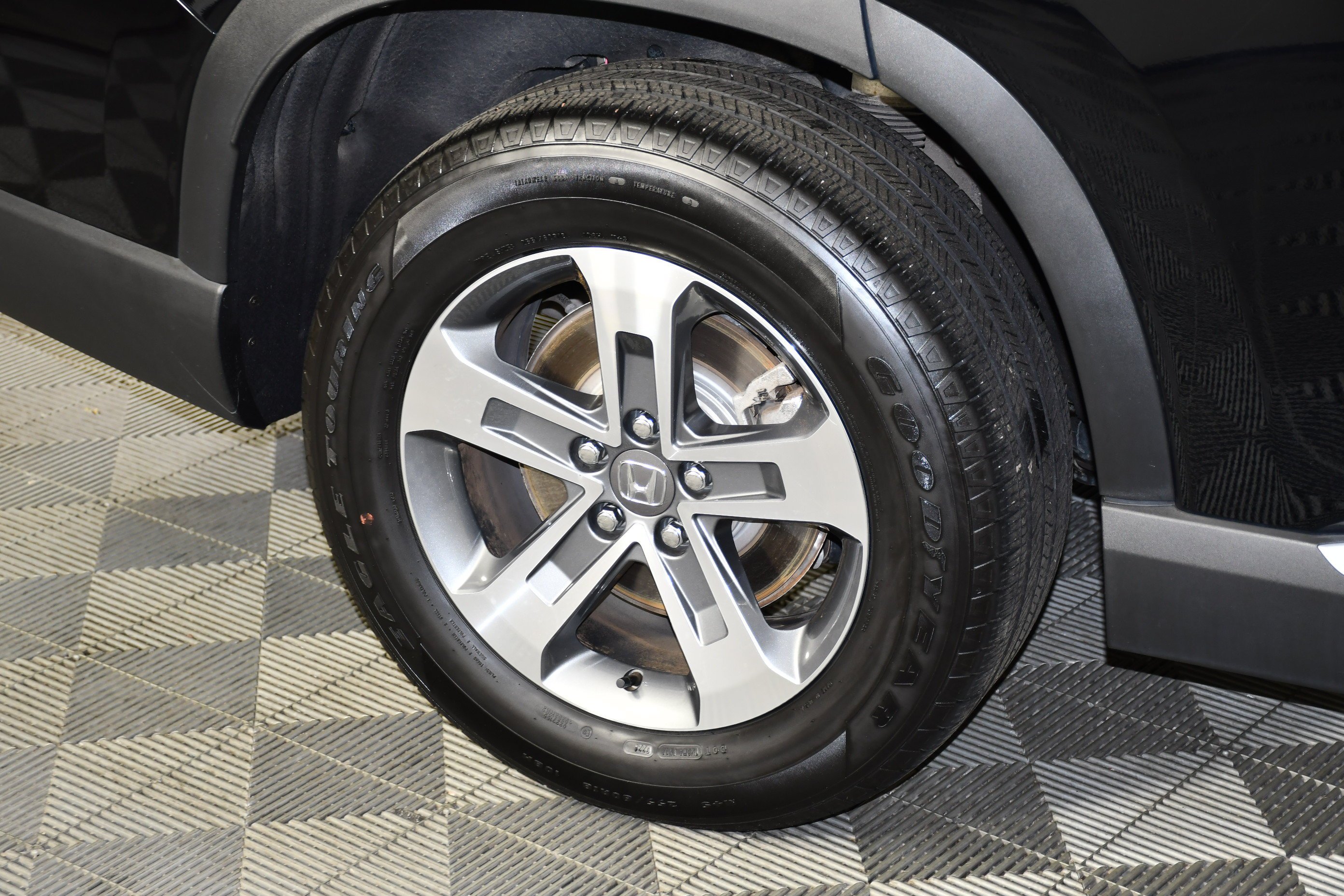 Used 2024 Crystal Black Pearl Honda EX-L 8 Passenger image 41
