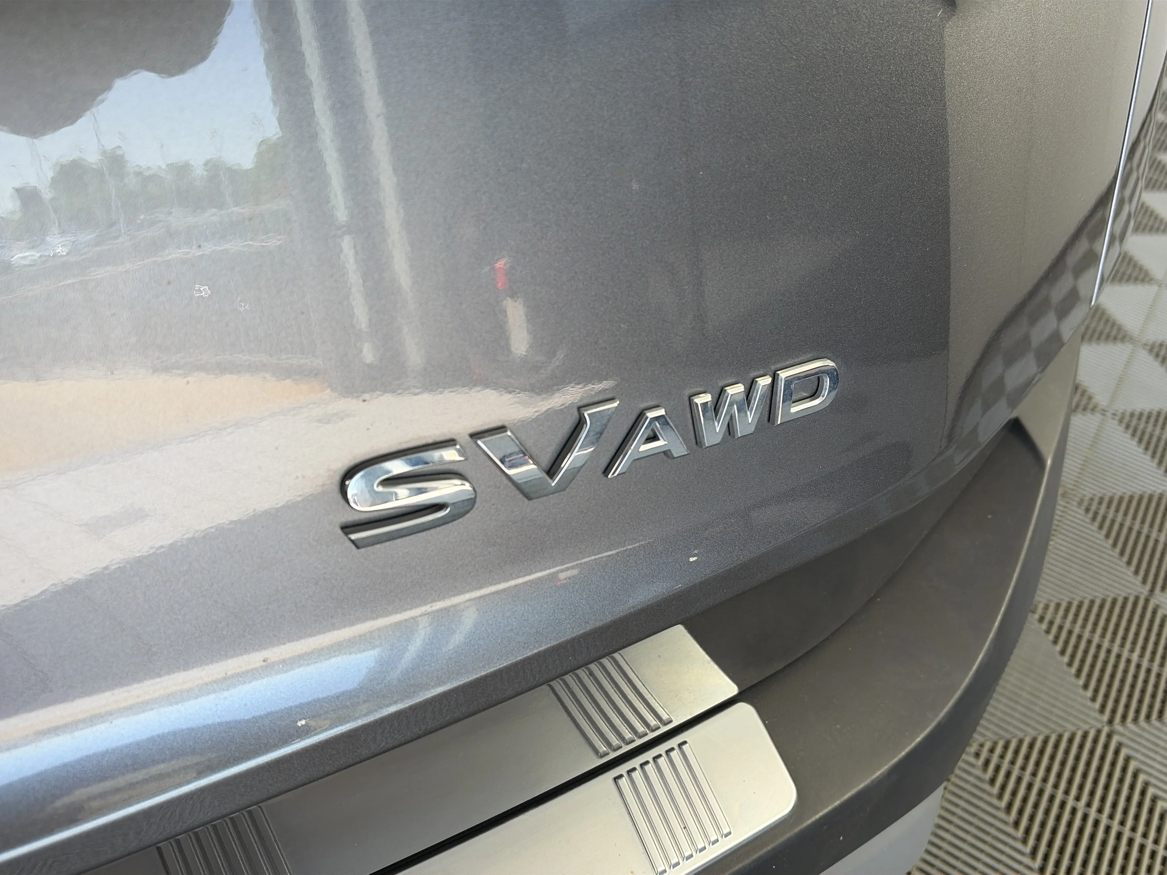 Used 2023 Gun Metallic Nissan SV image 17