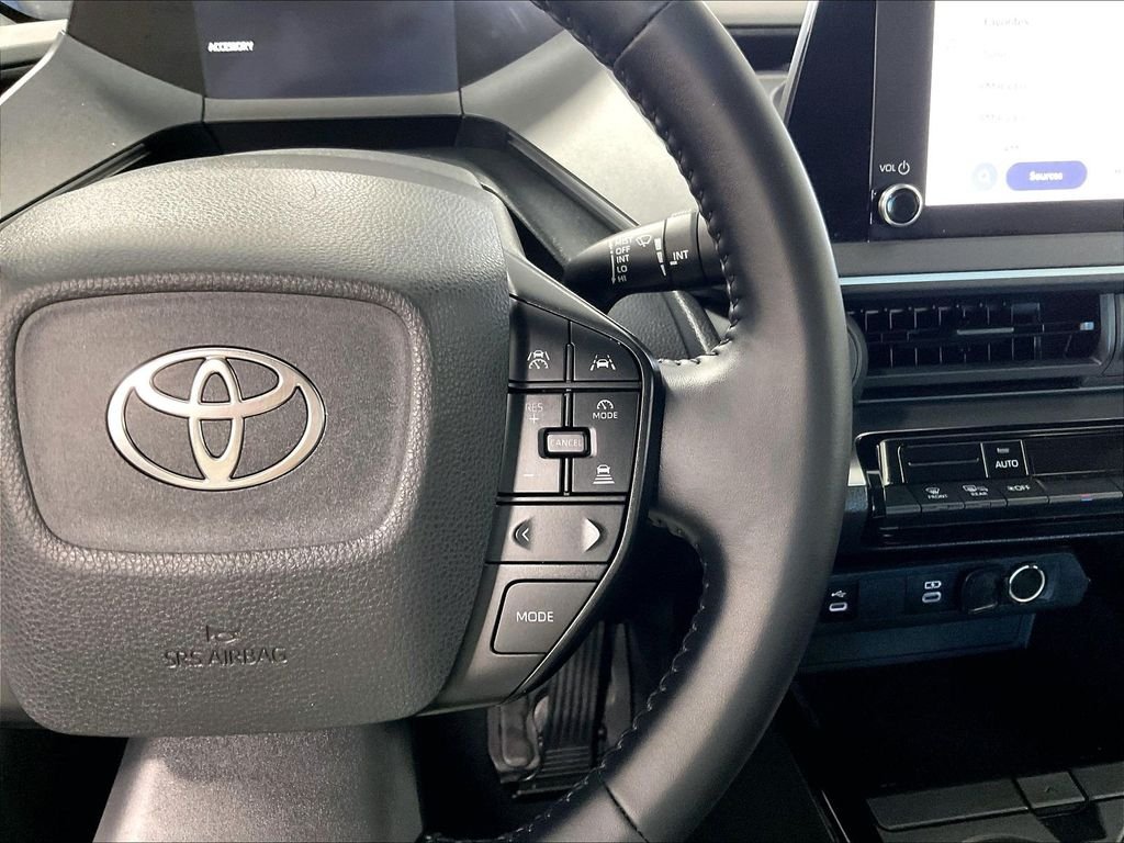Used 2025  Toyota LE image 23