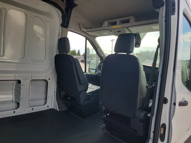 New 2026 Oxford White Ford Base image 15