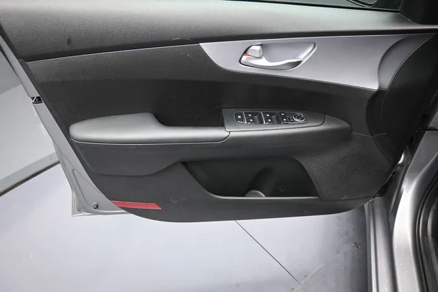 Used 2024 Gray Kia LXS image 9