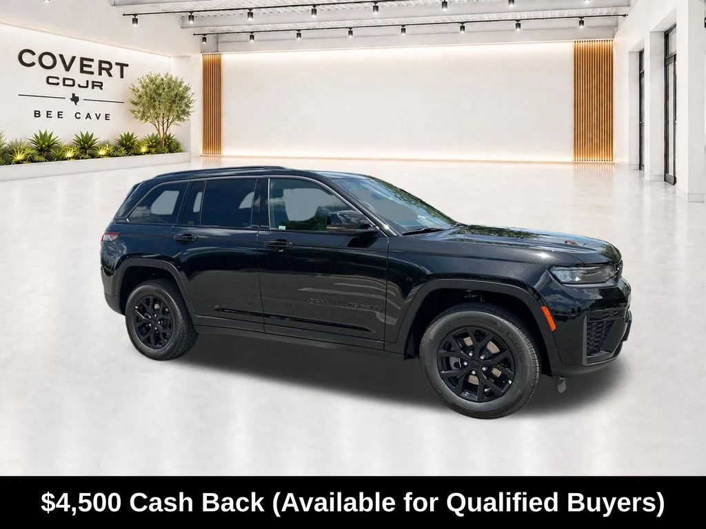 New 2026 Diamond Black Crystal Pearl-Coat Exterior Paint Jeep Laredo Altitude image 13