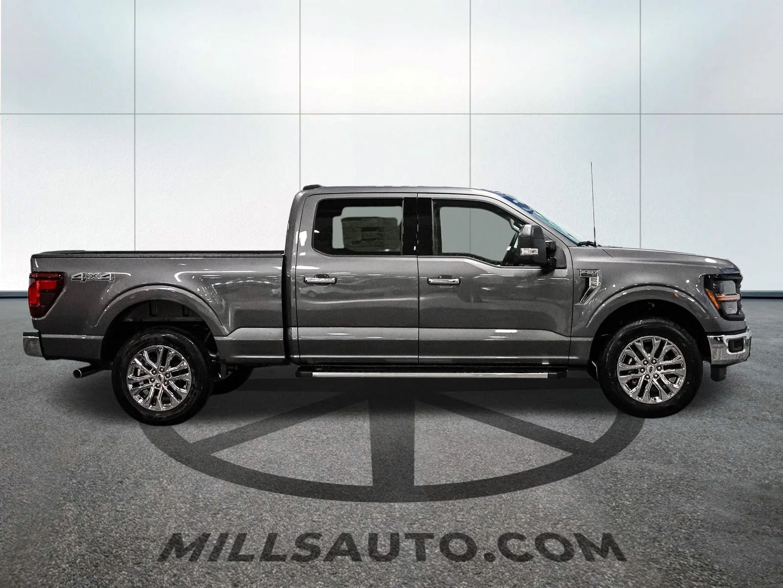 New 2026 Carbonized Gray Metallic Ford XLT image 9
