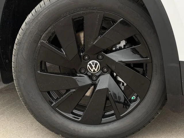 New 2026 White Volkswagen 2.0T SE w/Technology image 6