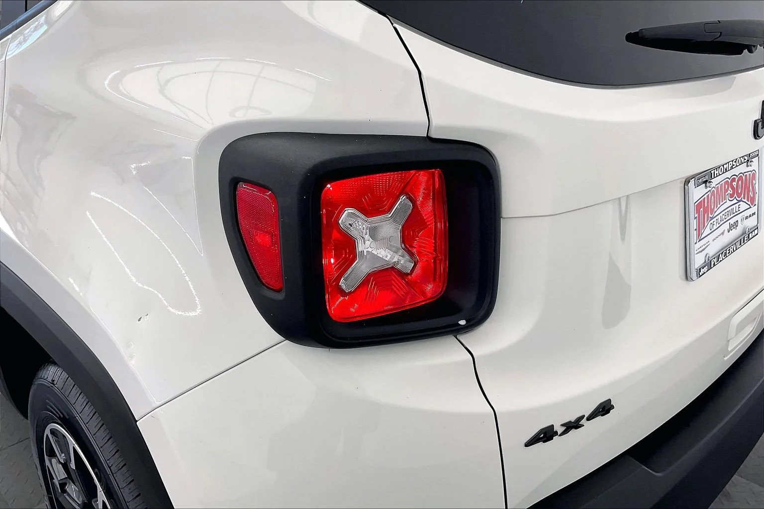 Used 2023 Alpine White Clearcoat Jeep Trailhawk image 29