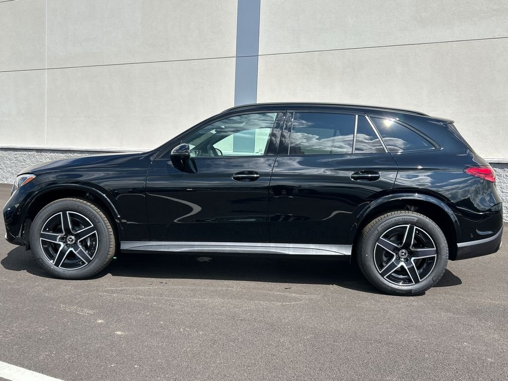 New 2027 Black Mercedes-Benz GLC 300 image 4
