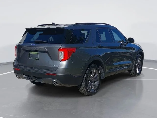 Used 2022 Gray Ford XLT image 3